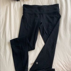 Black lulu lemon workout legging